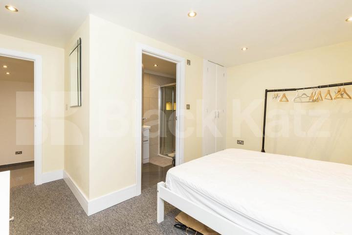 Modern Apartment Macfarlane Road, Shepherds Bush